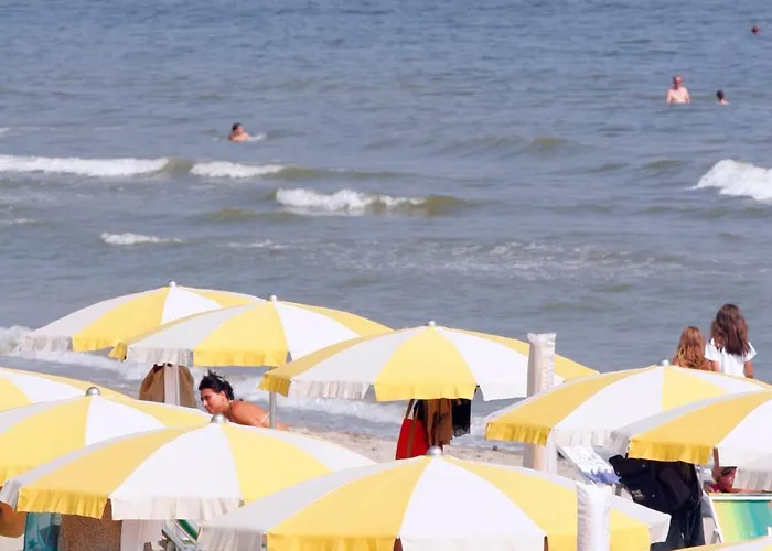 Meridiana Family & Nature