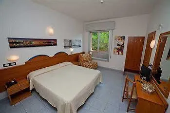 Meridiana Family & Nature