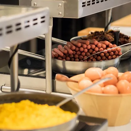 Meridiana Family & Nature