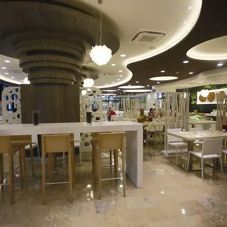 Meridiana Family & Nature 3* Marina Romea